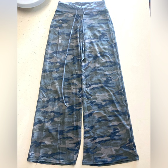 Womens Camo Lounge Sleep Pants - Picture 1 of 3